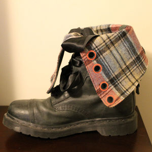Vintage Doc Marten Boots with Plaid Interior 8